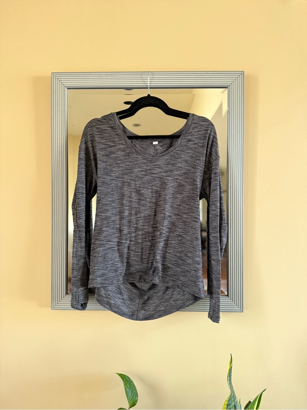 lululemon athletica Charcoal Heather Long Sleeve Scoop Neck Top